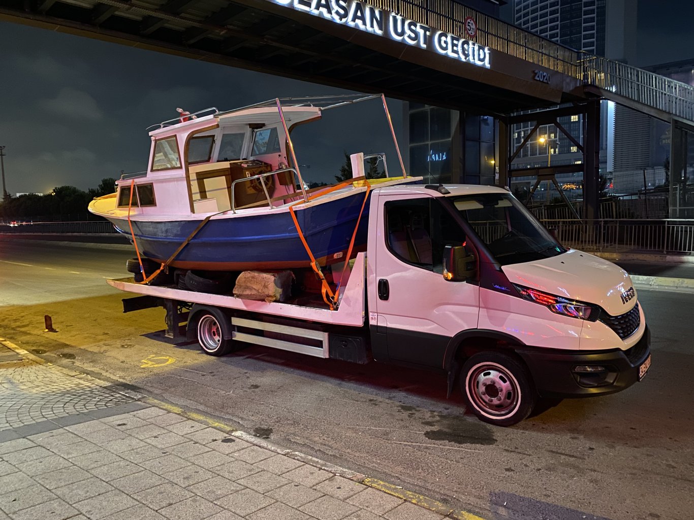 İstanbul - Bingöl Şehirler Arası Oto Çekici